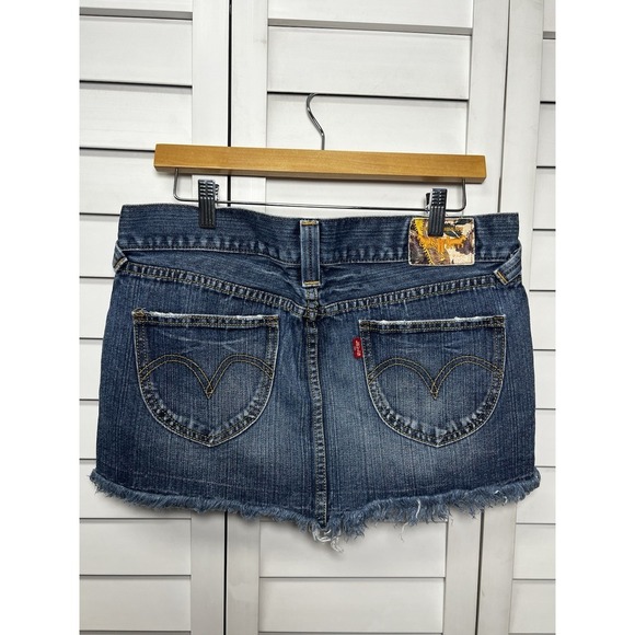 Levi's Y2K Embroidered Distressed Raw Hem Denim Mini Skirt Bird Boho Size 9 - Picture 9 of 10